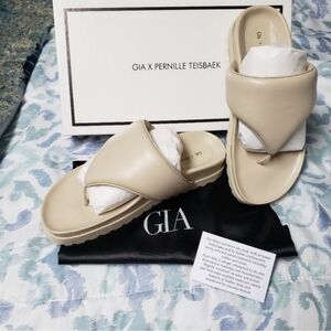 Gia Borghini Cream Leather Thong Sandals EU 39.5/ US 9 NWT NIB $495
